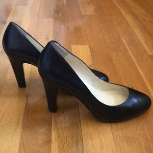 Lauren Ralph Lauren Black Leather Pumps